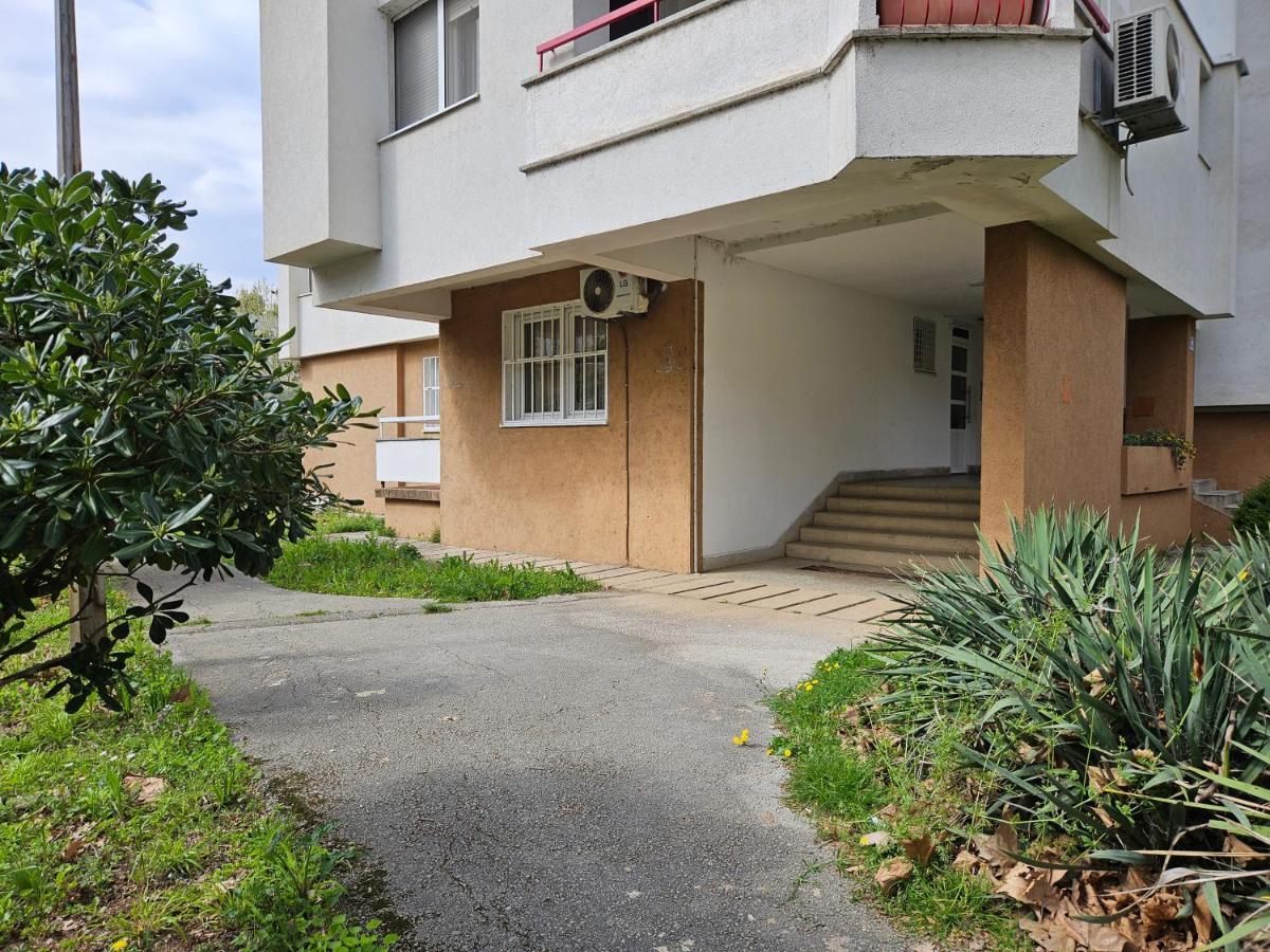 City Mid Mostar Apartment Экстерьер фото